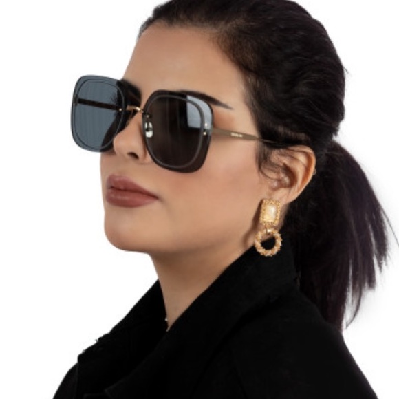 Excluded Dior Sunglasses, New 375 - Picture 2 of 6